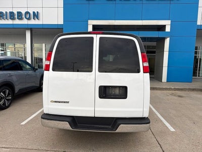 2025 Chevrolet Express Passenger 1LT