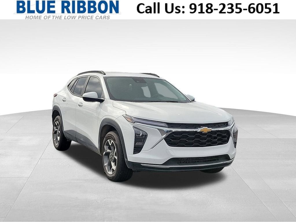 2025 Chevrolet Trax LT's photo