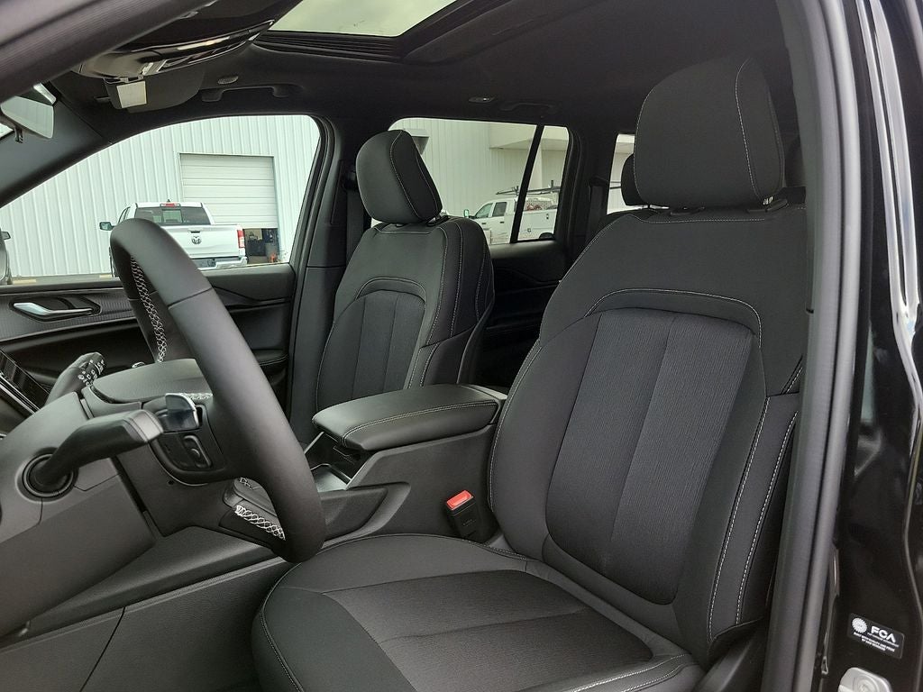 2026 Jeep Grand Cherokee Laredo X