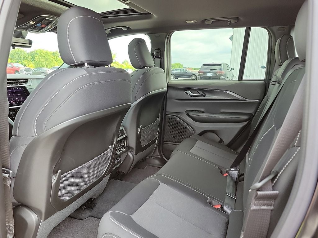 2026 Jeep Grand Cherokee Laredo X