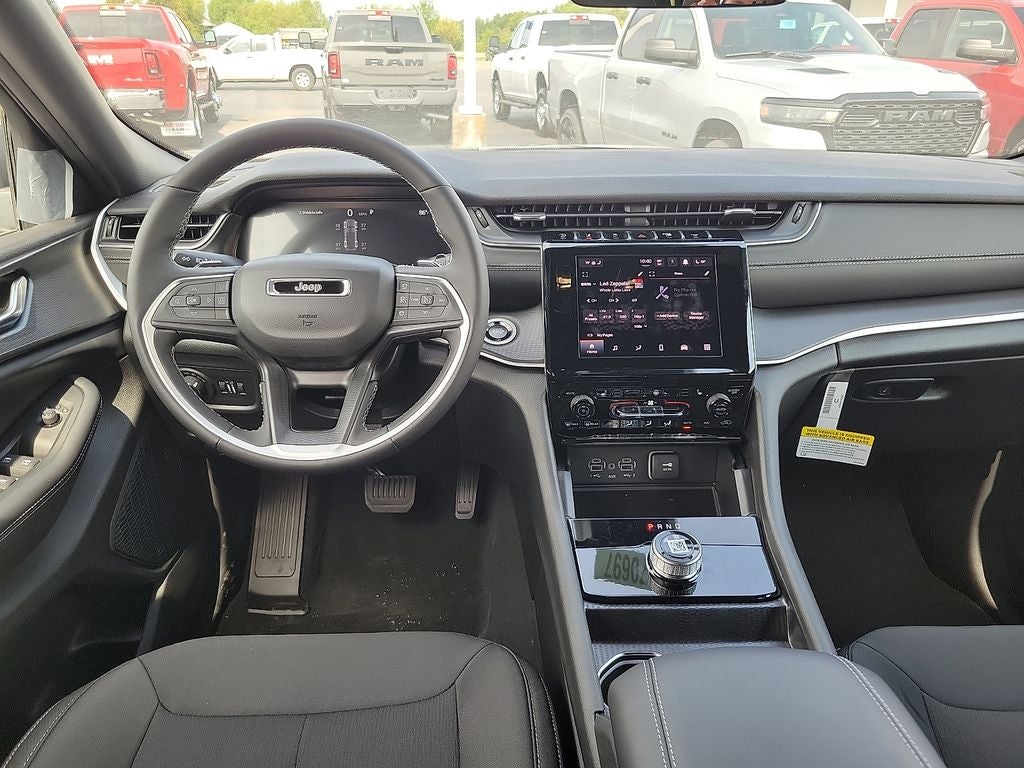 2026 Jeep Grand Cherokee Laredo X