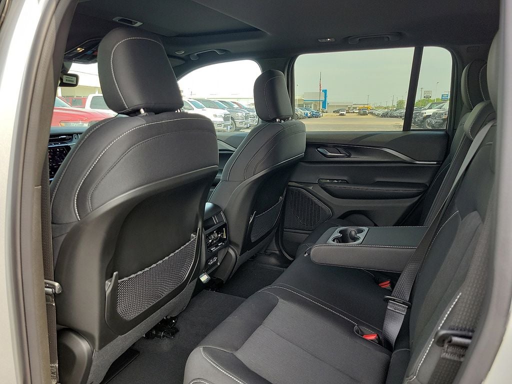 2026 Jeep Grand Cherokee Laredo X