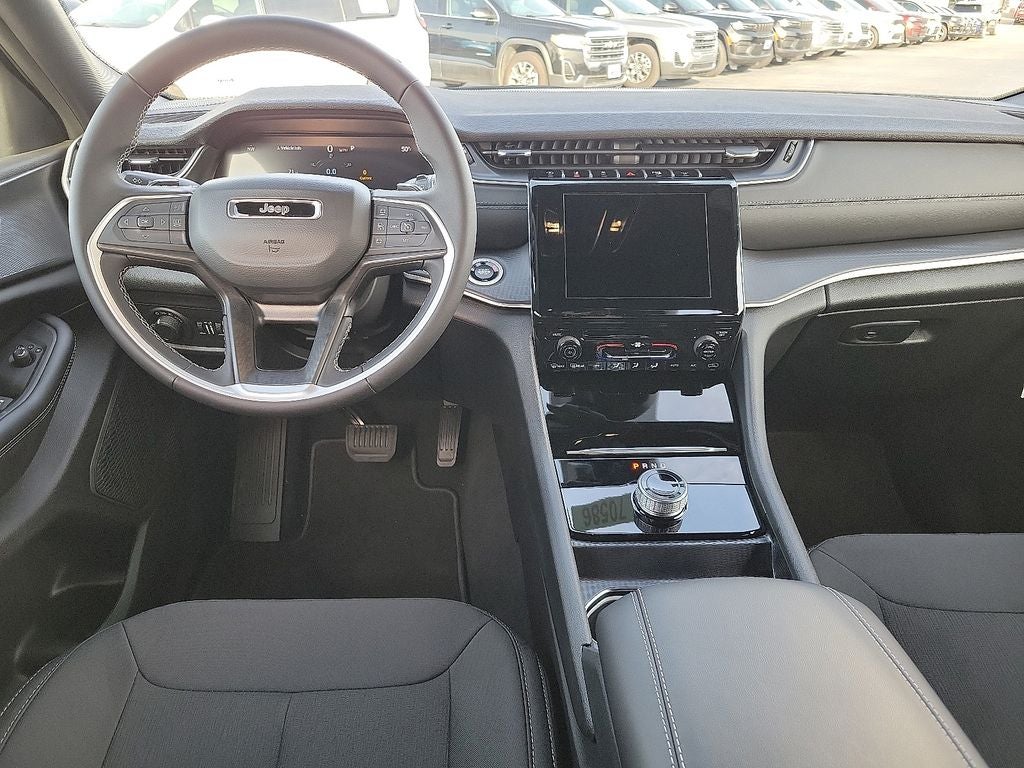 2025 Jeep Grand Cherokee Laredo X