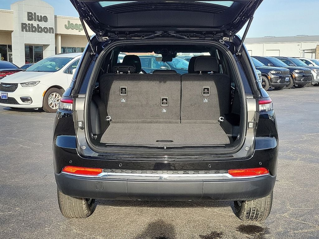 2025 Jeep Grand Cherokee Laredo X