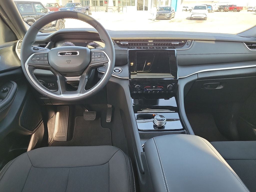 2025 Jeep Grand Cherokee Laredo X