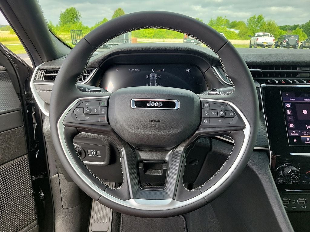 2026 Jeep Grand Cherokee Laredo