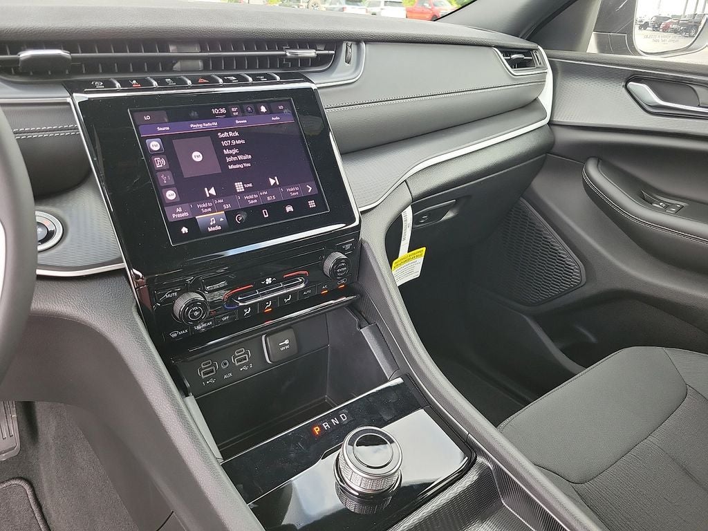 2026 Jeep Grand Cherokee Laredo