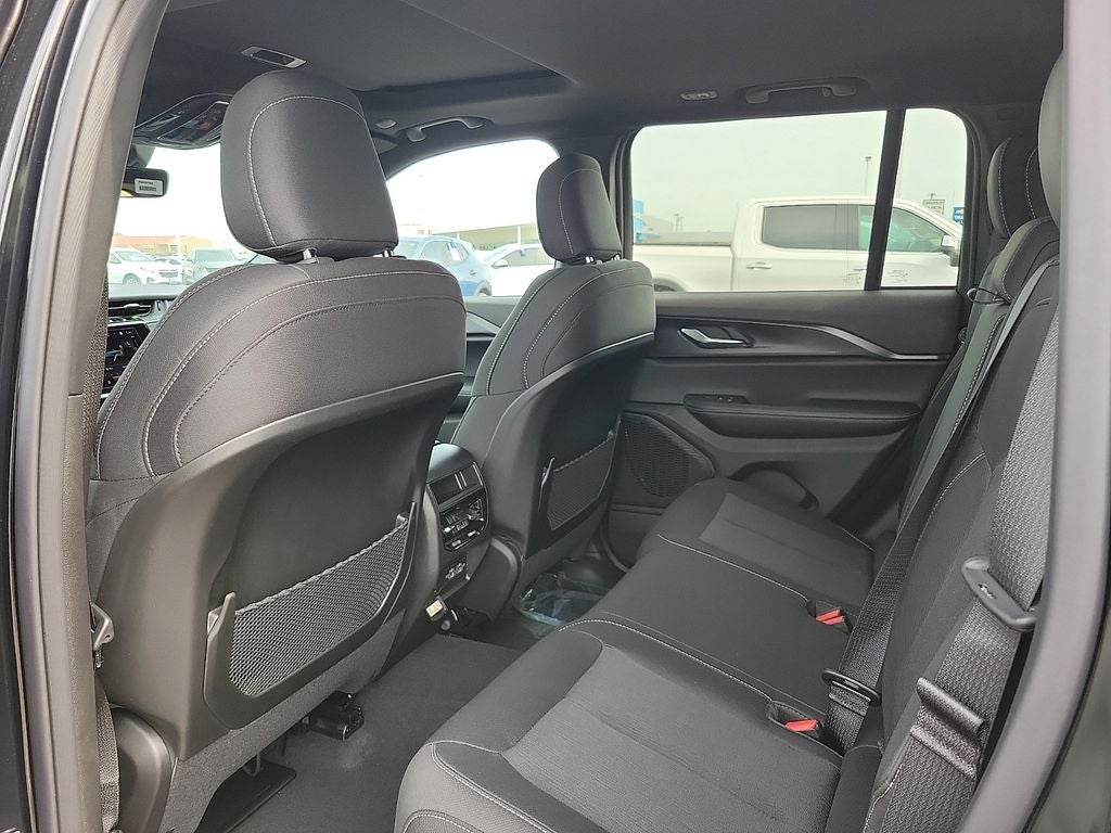 2026 Jeep Grand Cherokee Laredo X