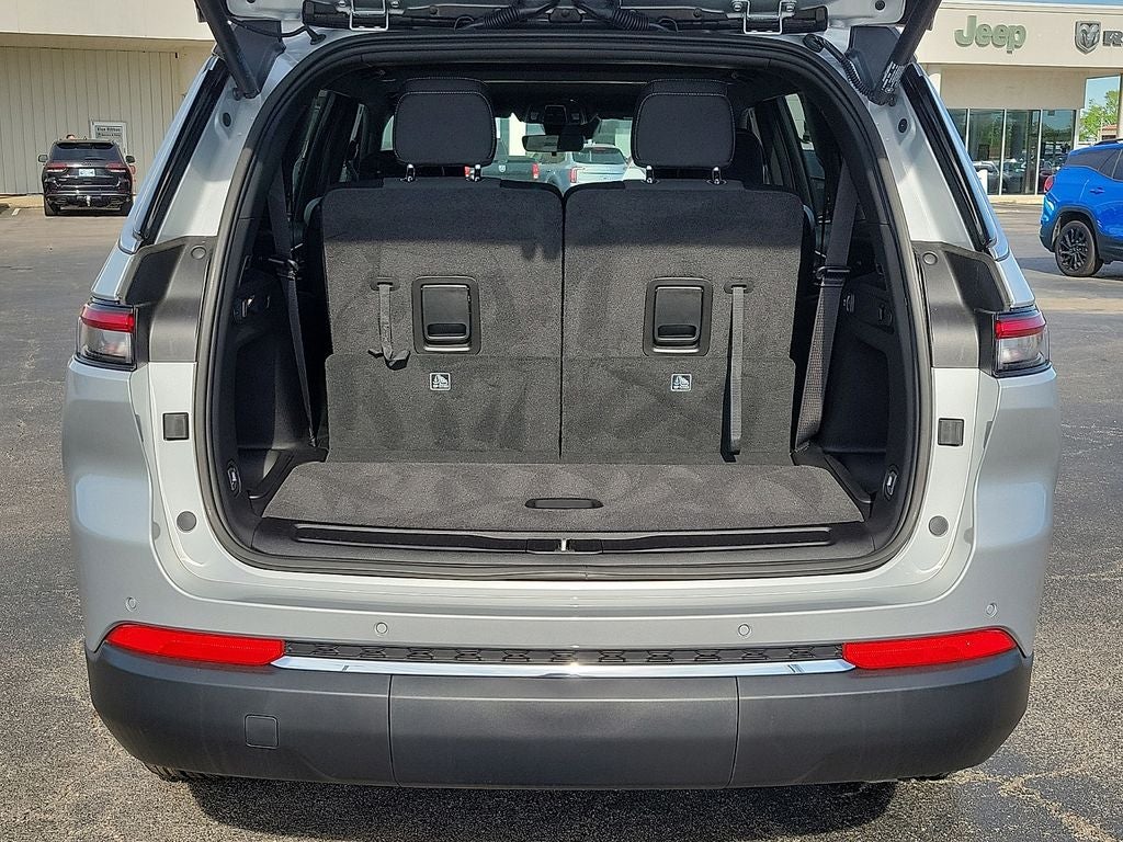 2026 Jeep Grand Cherokee L Laredo