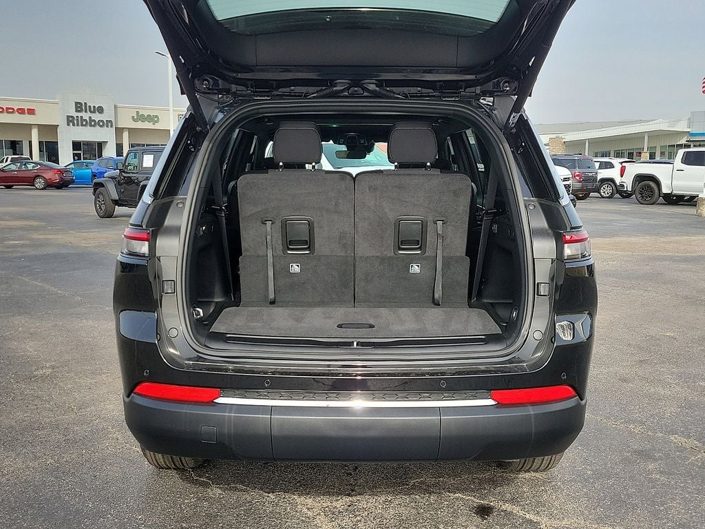 2026 Jeep Grand Cherokee L Laredo