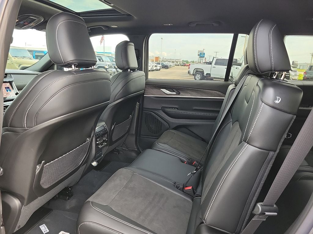 2026 Jeep Grand Cherokee L Laredo