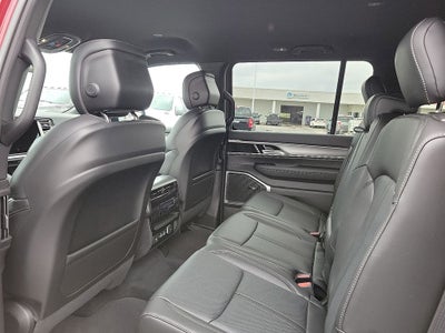 2025 Jeep Wagoneer Base