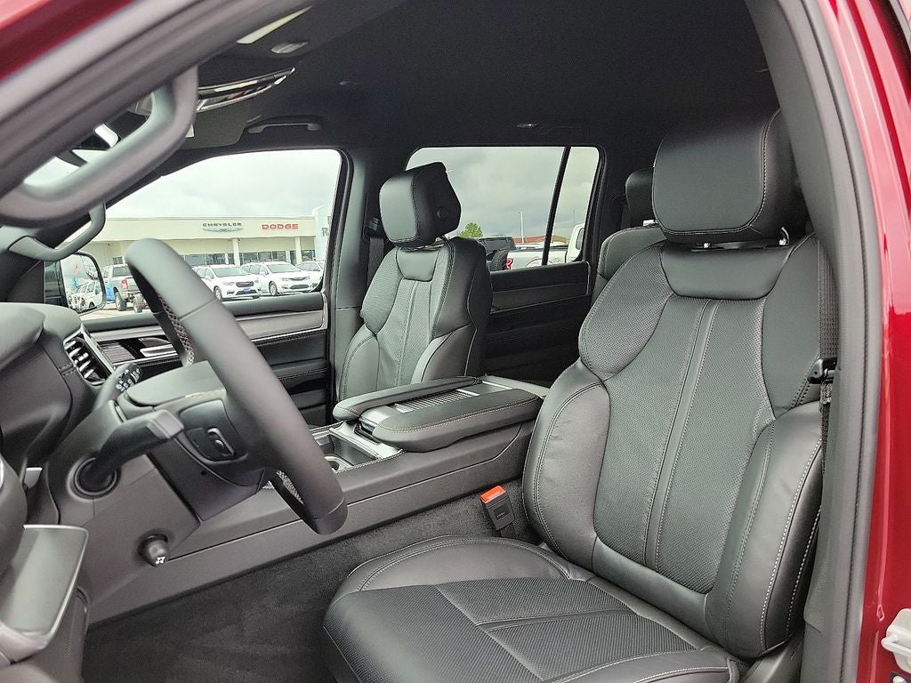 2025 Jeep Wagoneer Base