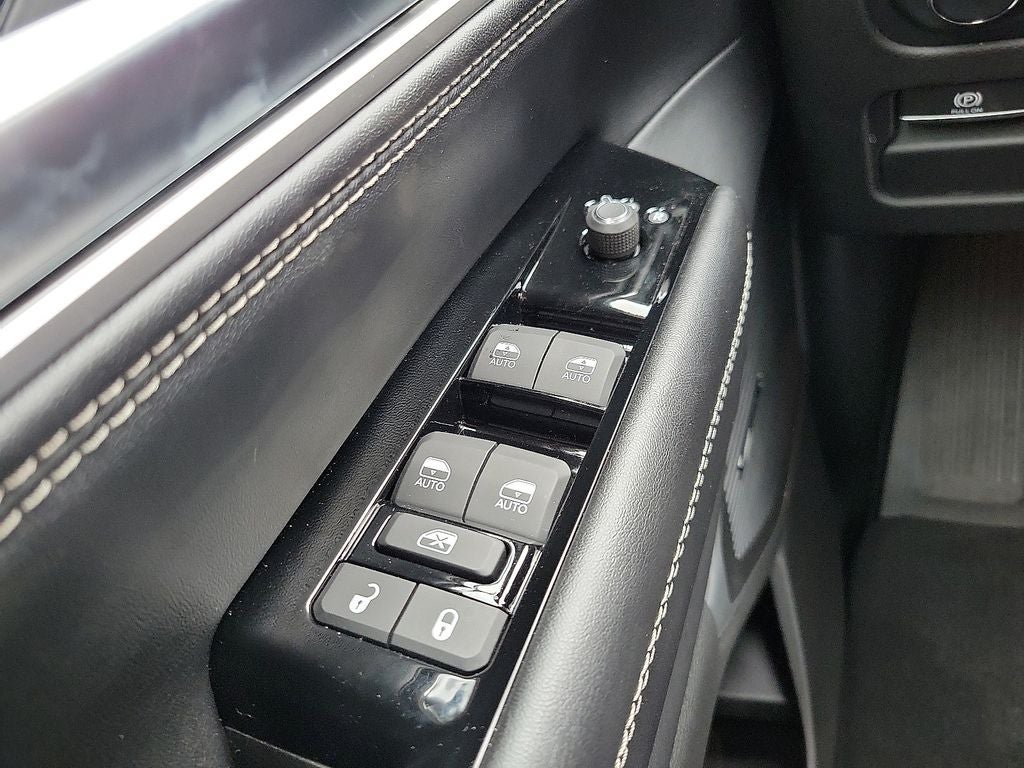 2025 Jeep Wagoneer Base