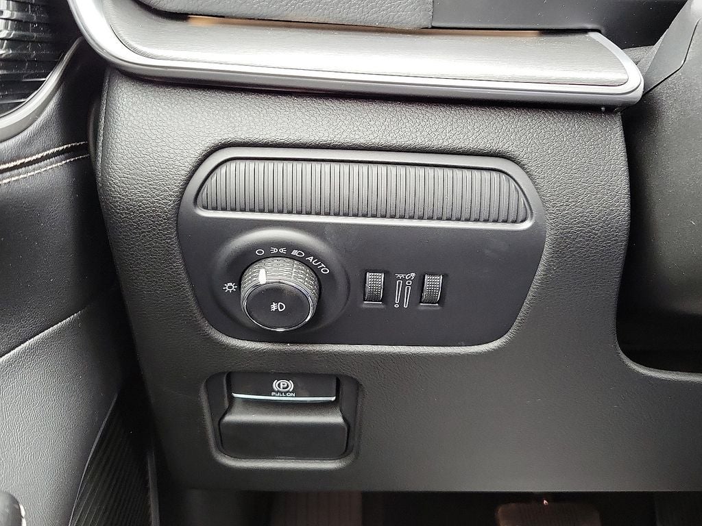 2025 Jeep Wagoneer Base