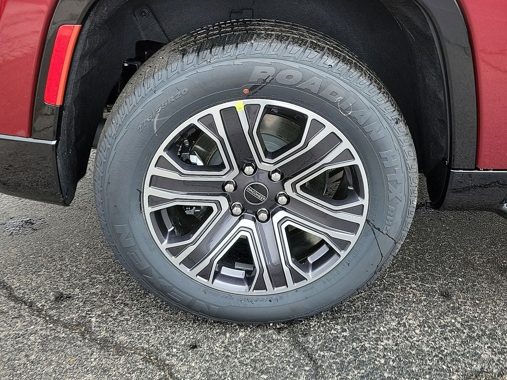 2025 Jeep Wagoneer Base