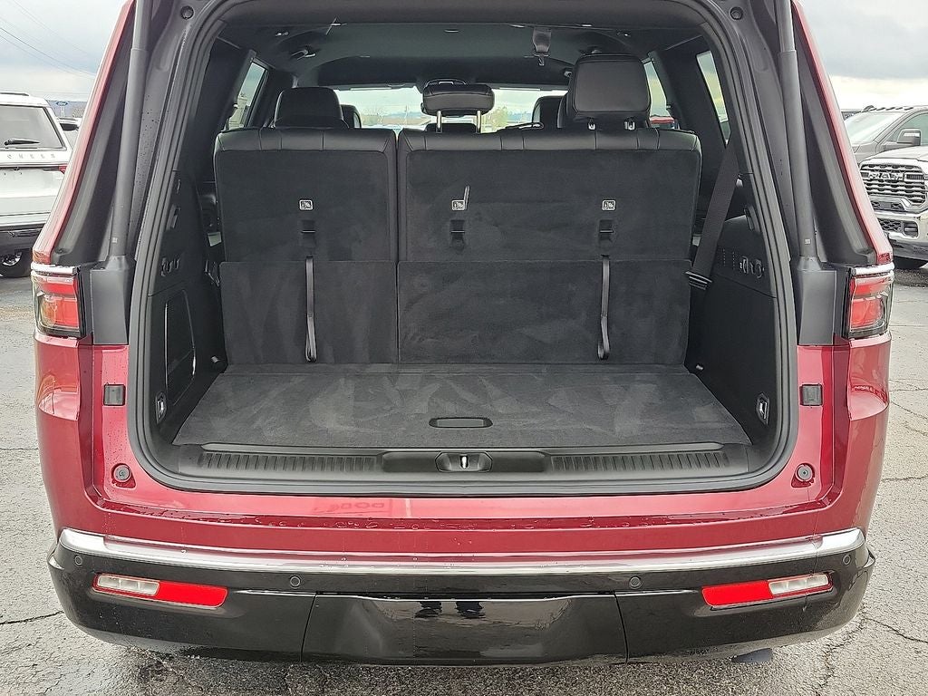 2025 Jeep Wagoneer Base