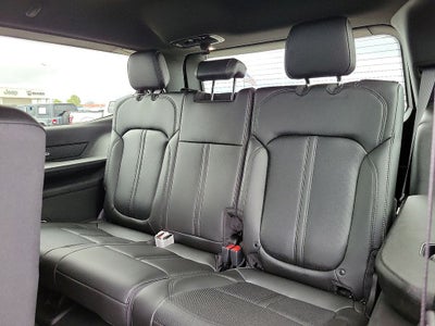 2025 Jeep Wagoneer Base