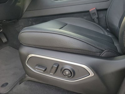 2025 Jeep Wagoneer Base