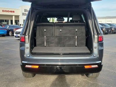 2025 Jeep Wagoneer Base