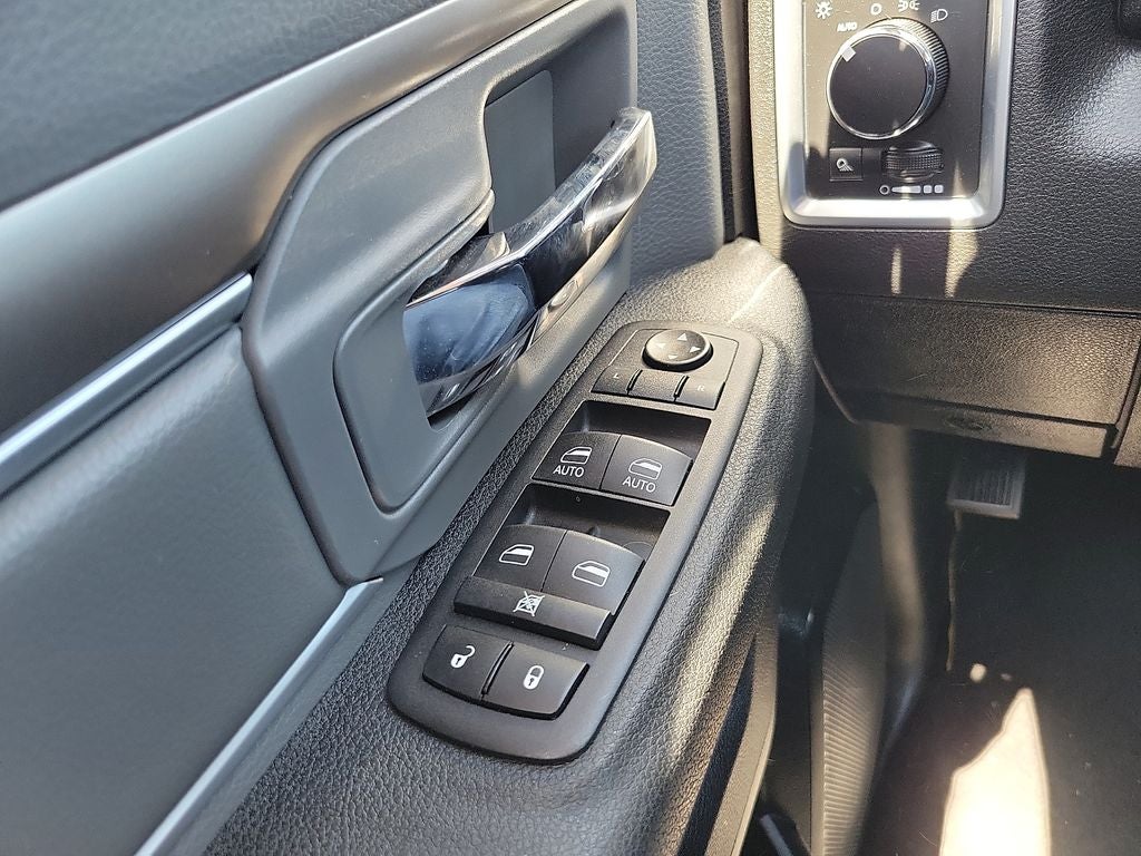 2024 RAM 1500 Classic SLT