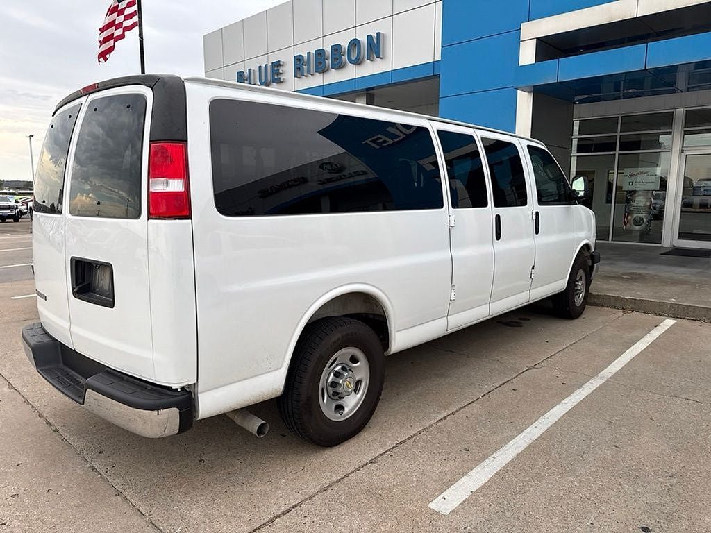 2025 Chevrolet Express 3500 LT Passenger