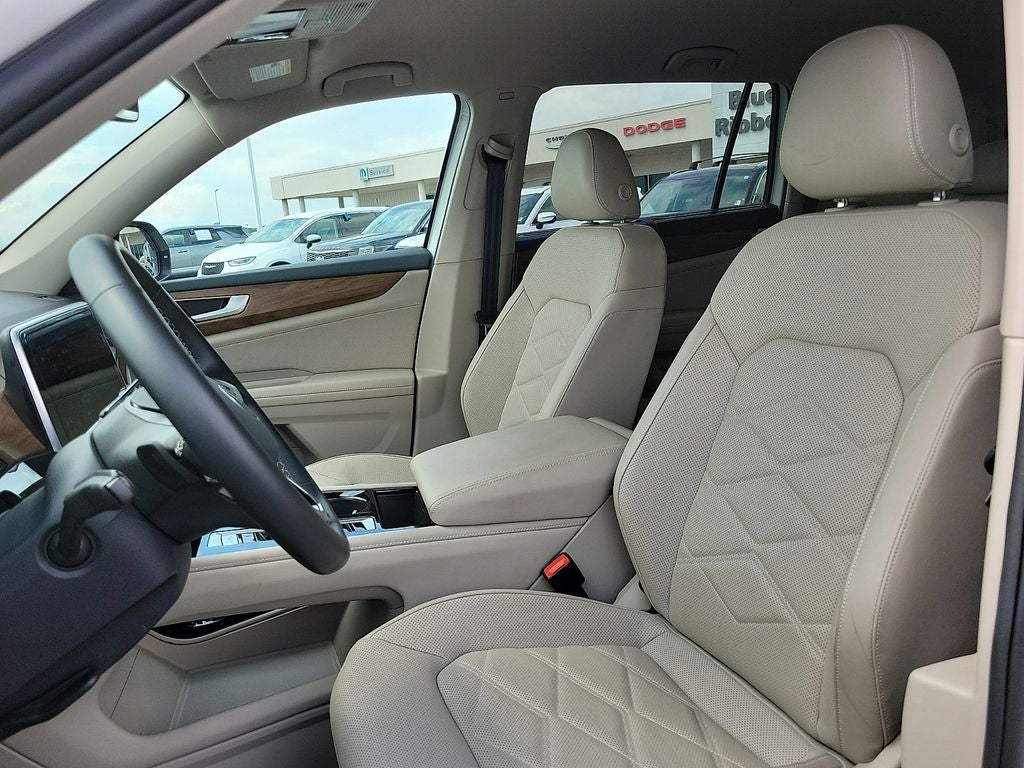 2025 Volkswagen Atlas 2.0T SE w/Technology