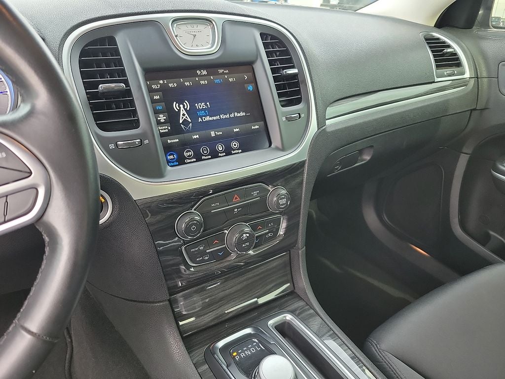 2022 Chrysler 300 Touring