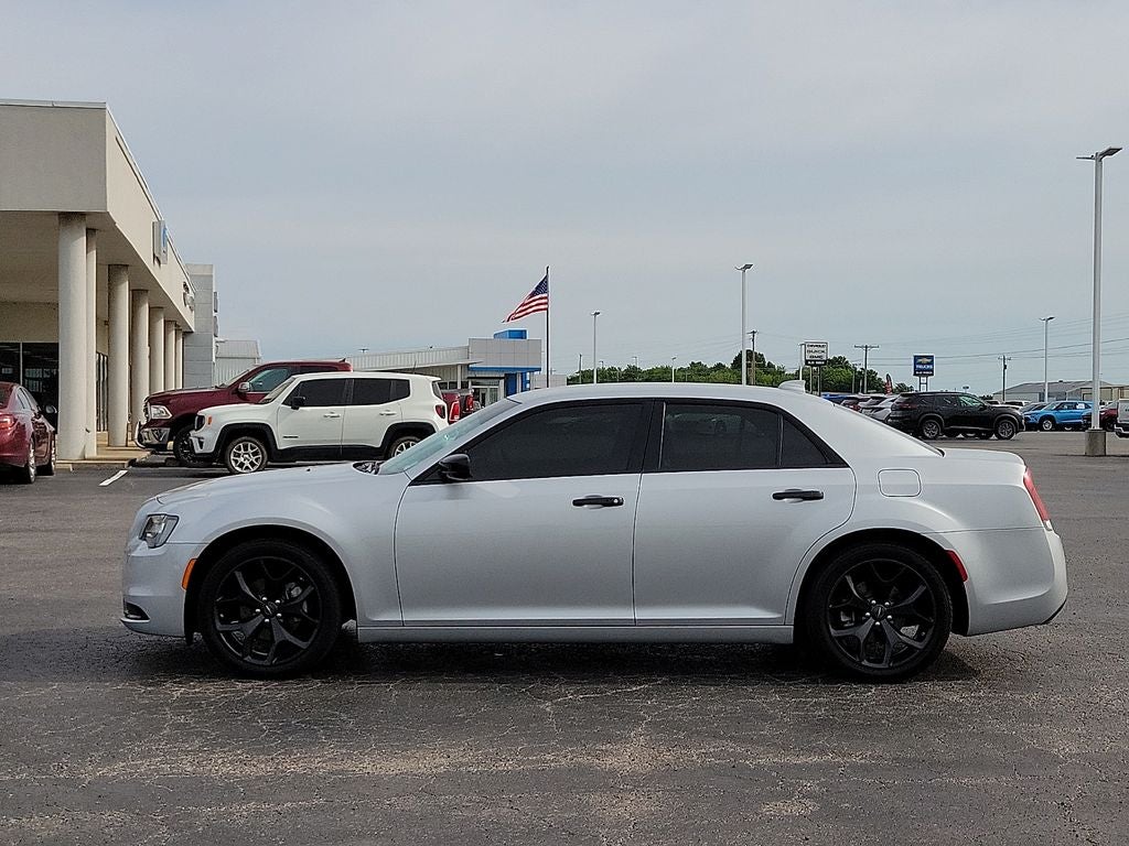 2022 Chrysler 300 Touring