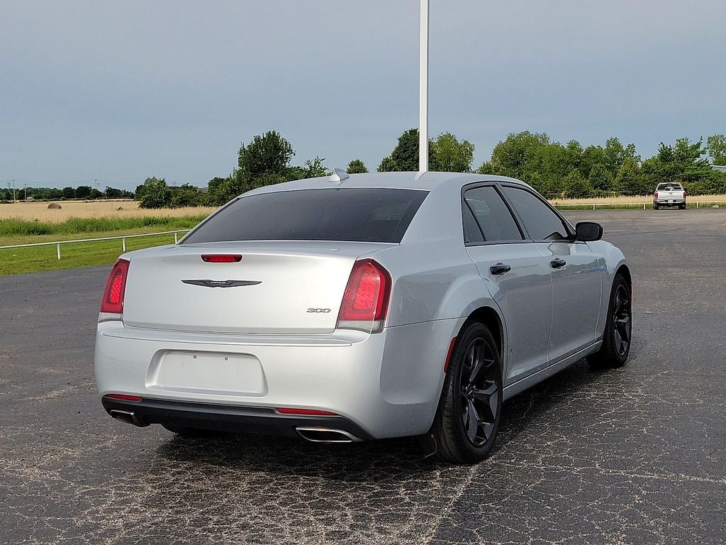 2022 Chrysler 300 Touring