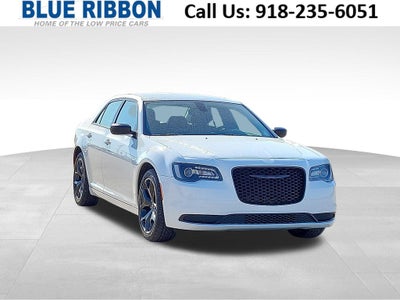 2023 Chrysler 300 Touring