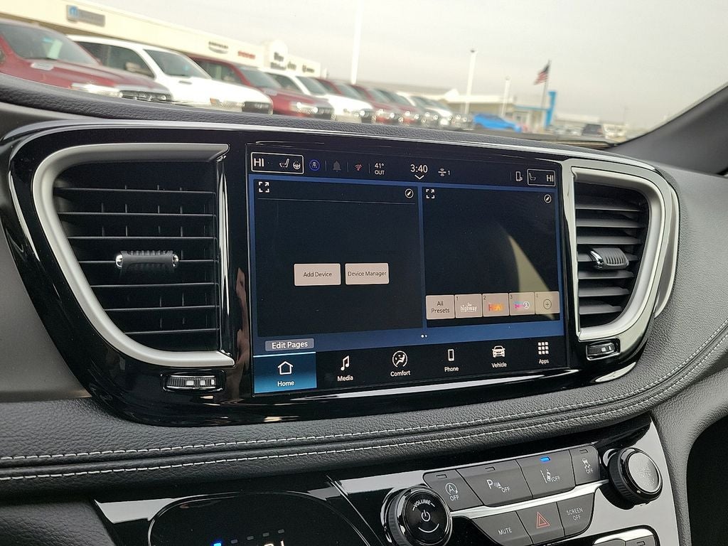 2026 Chrysler Pacifica Select