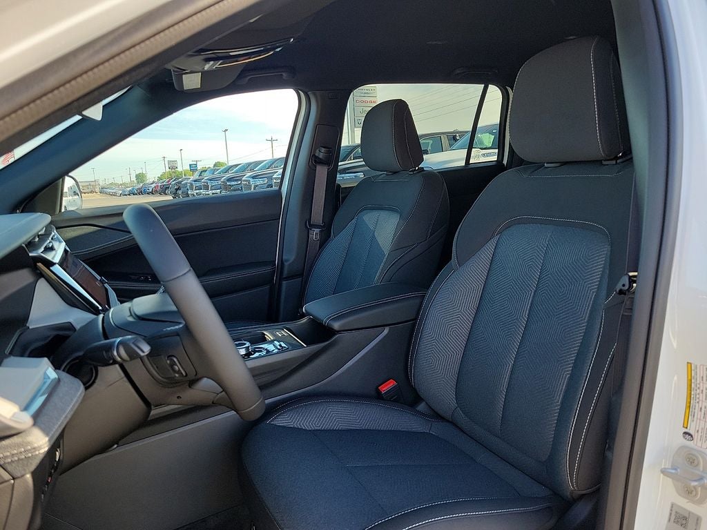 2026 Jeep Cherokee Laredo