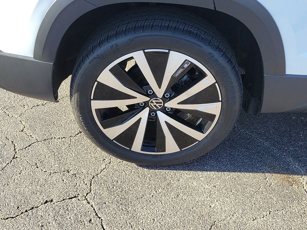 2024 Volkswagen Taos 1.5T SE