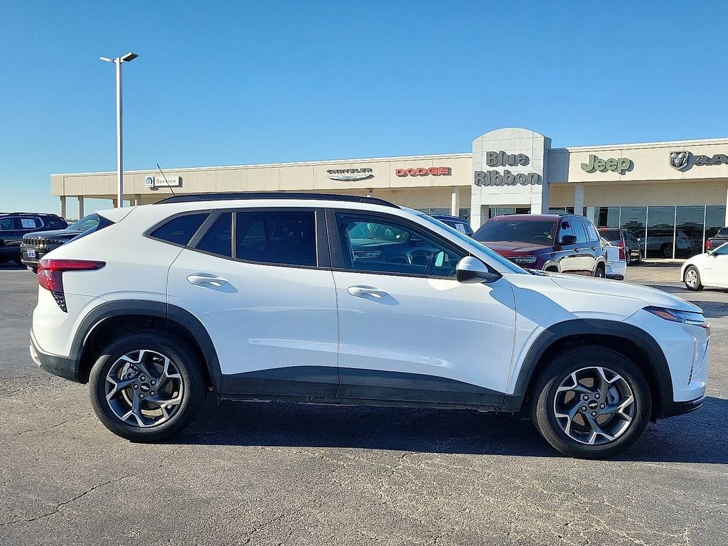 2025 Chevrolet Trax LT